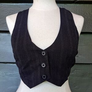 Speechless cropped vest size M